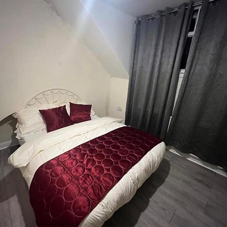 Double Bedroom In West Yorkshire, Leeds Leeds  Exterior photo