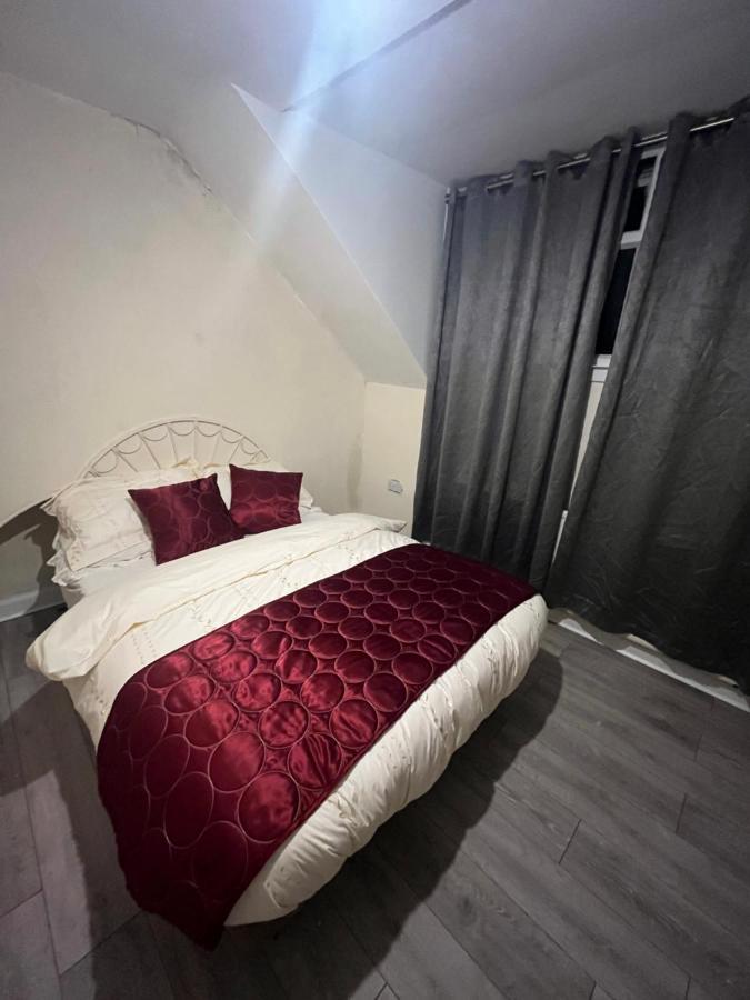 Double Bedroom In West Yorkshire, Leeds Leeds  Exterior photo